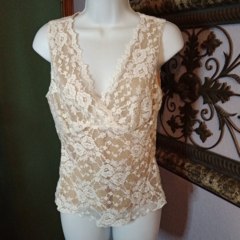 Cabi Beautiful Lace Sleeveless Lined Top Sz M